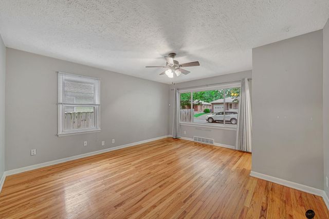 3645 S 17th Street, Lincoln, NE 68502