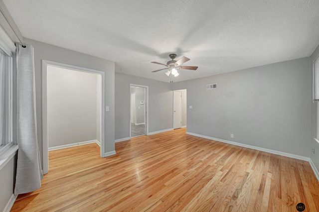 3645 S 17th Street, Lincoln, NE 68502