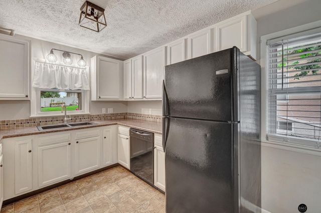 3645 S 17th Street, Lincoln, NE 68502