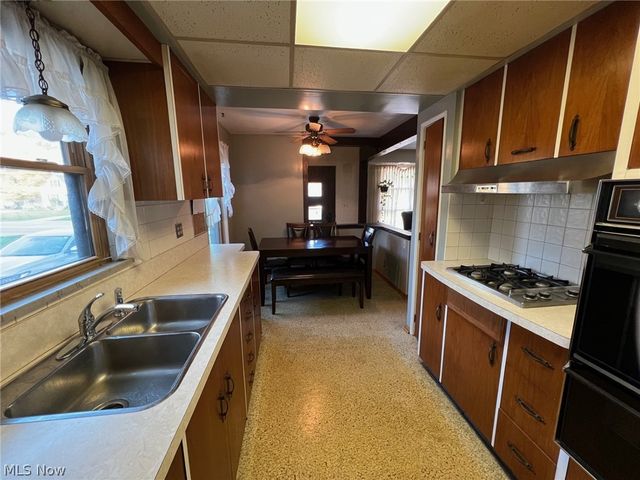 6402 Dora Boulevard, Independence, OH 44131