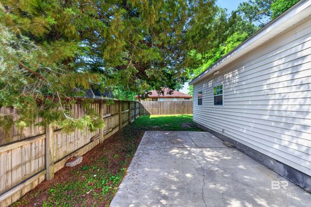 145 Country Club Drive, Daphne, AL 36526