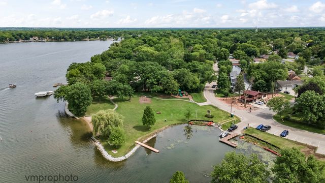 33338 N Sears Boulevard, Grayslake, IL 60030