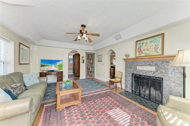 401 27TH STREET W, Bradenton, FL 34205