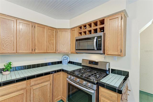 401 27TH STREET W, Bradenton, FL 34205