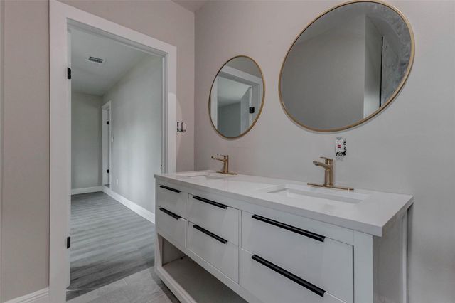 511 Wagers St, Conroe, TX 77301