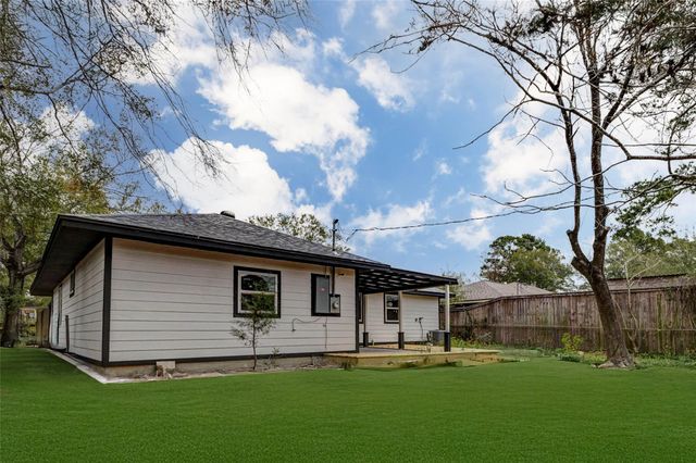 511 Wagers St, Conroe, TX 77301