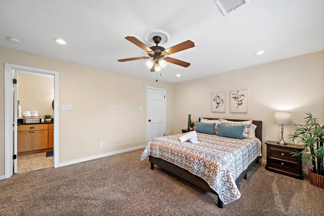 401 Lazy River Lane, Mont Belvieu, TX 77523