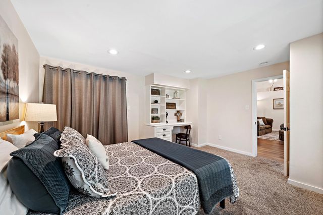 401 Lazy River Lane, Mont Belvieu, TX 77523