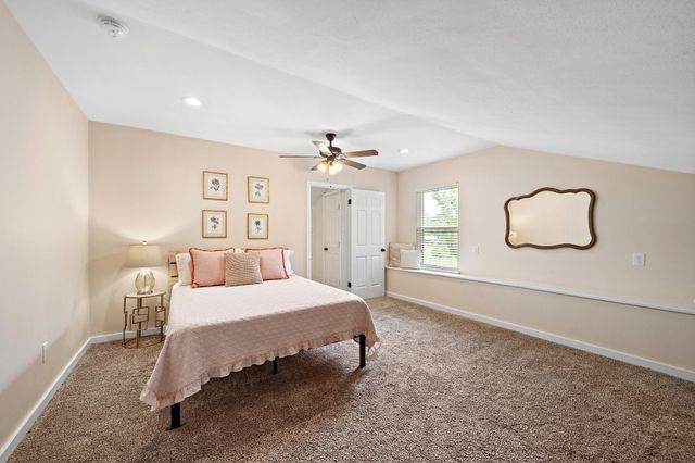 401 Lazy River Lane, Mont Belvieu, TX 77523