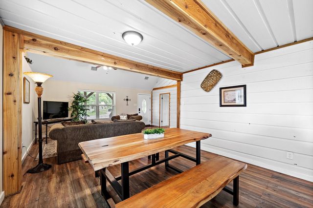 401 Lazy River Lane, Mont Belvieu, TX 77523