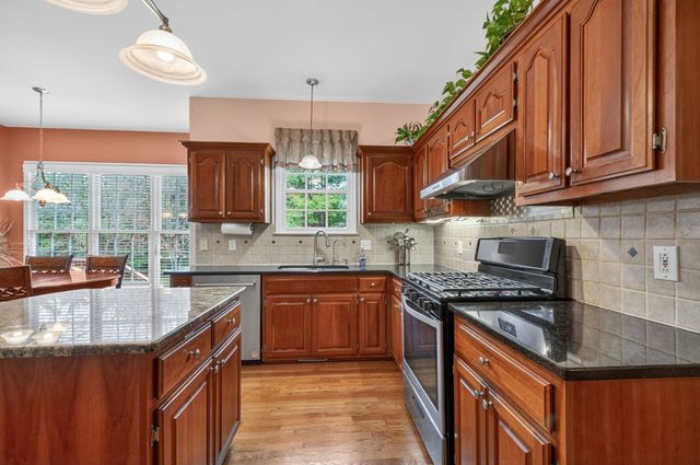 9474 Foothills Dr, Brentwood, TN 37027