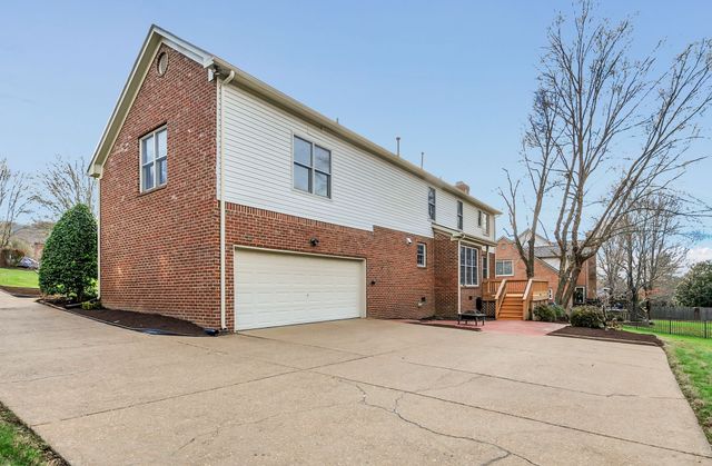 9474 Foothills Dr, Brentwood, TN 37027