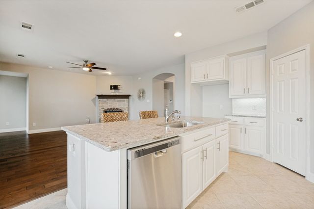 1217 Roadrunner Drive, Little Elm, TX 75068