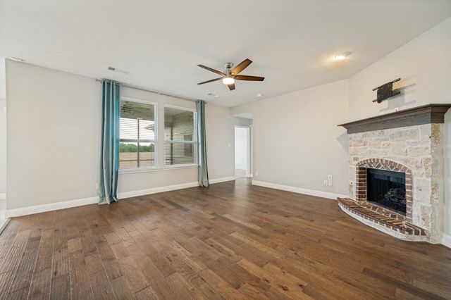 1217 Roadrunner Drive, Little Elm, TX 75068