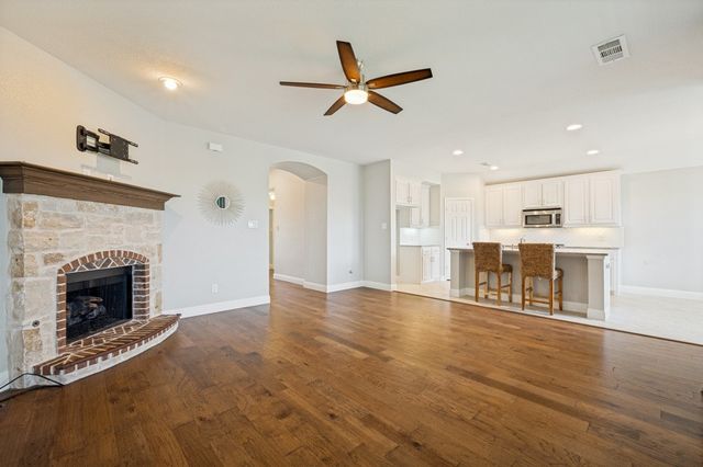 1217 Roadrunner Drive, Little Elm, TX 75068