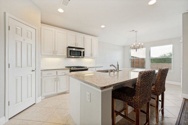 1217 Roadrunner Drive, Little Elm, TX 75068