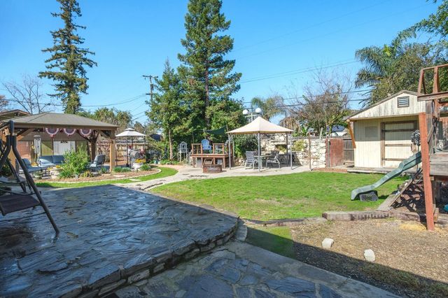 5443 E Saginaw Way, Fresno, CA 93727