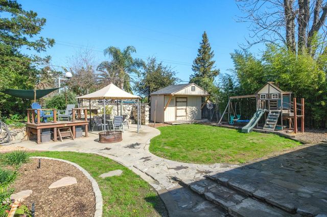 5443 E Saginaw Way, Fresno, CA 93727