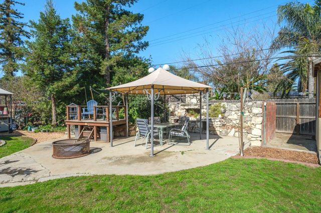 5443 E Saginaw Way, Fresno, CA 93727