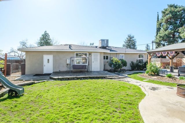 5443 E Saginaw Way, Fresno, CA 93727