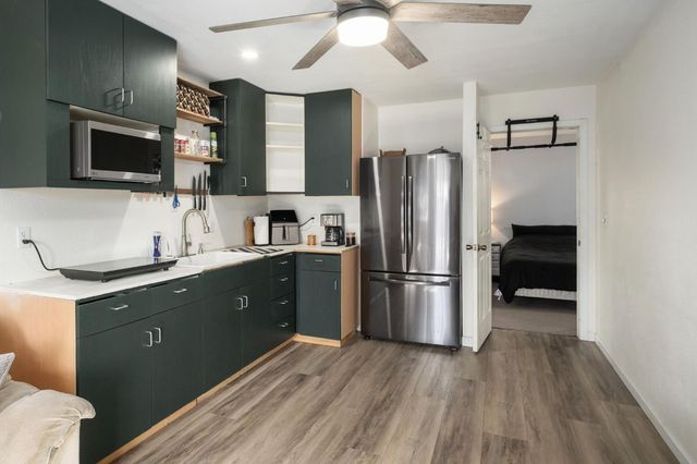 5443 E Saginaw Way, Fresno, CA 93727