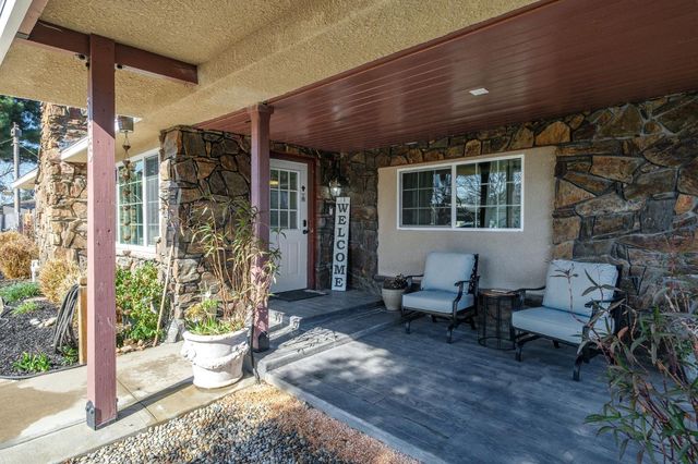 5443 E Saginaw Way, Fresno, CA 93727