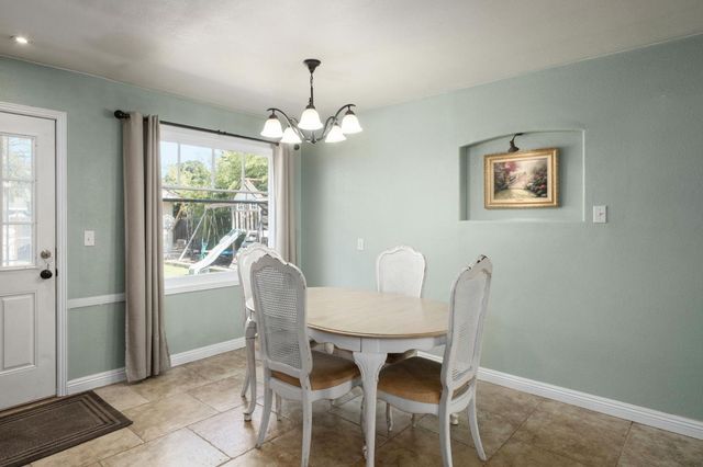 5443 E Saginaw Way, Fresno, CA 93727