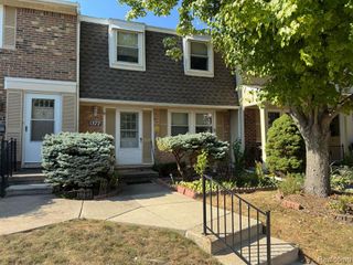 5377 Breeze Hill Place, Troy, MI 48098