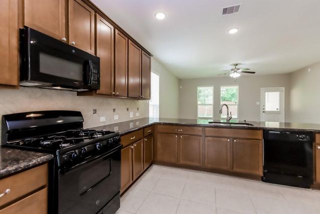 614 Companion Drive, Crosby, TX 77532