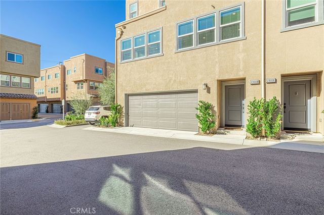 12800 N Watt Lane D, Sylmar, CA 91342