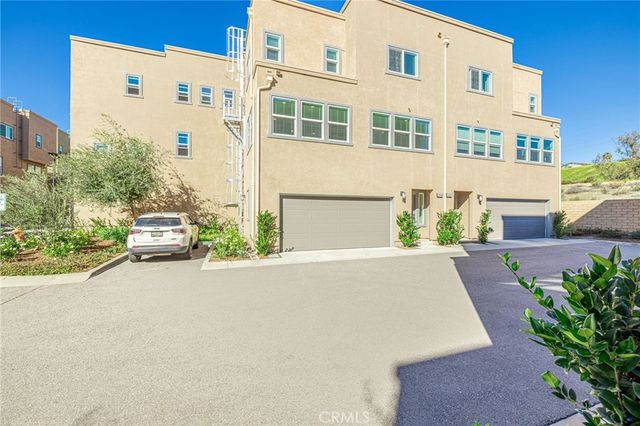 12800 N Watt Lane D, Sylmar, CA 91342