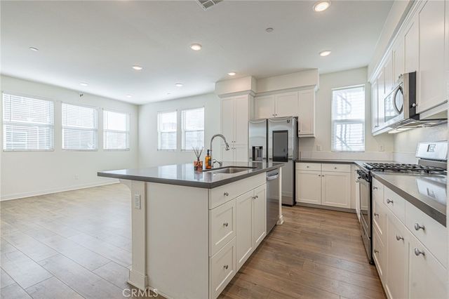 12800 N Watt Lane D, Sylmar, CA 91342