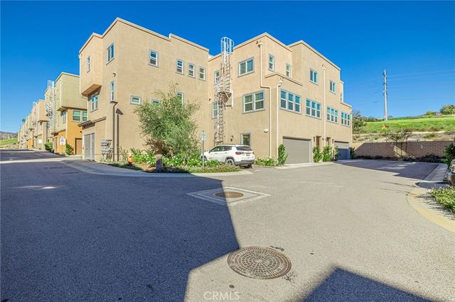 12800 N Watt Lane D, Sylmar, CA 91342