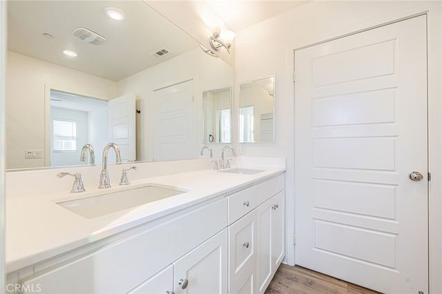 12800 N Watt Lane D, Sylmar, CA 91342