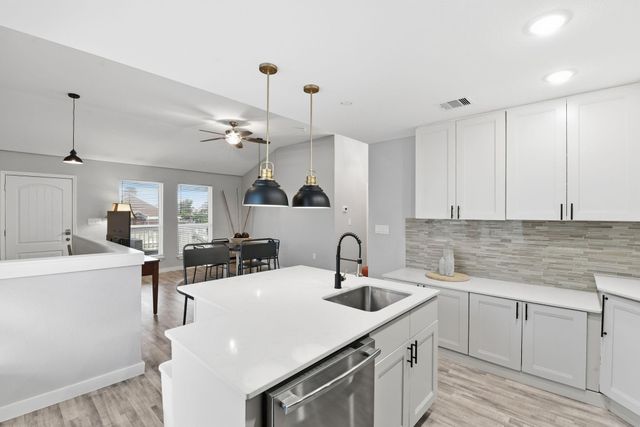 5120 Avenue U, Galveston, TX 77551