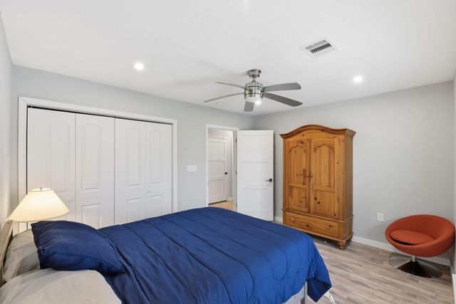 5120 Avenue U, Galveston, TX 77551