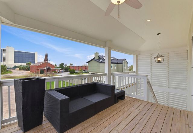 5120 Avenue U, Galveston, TX 77551