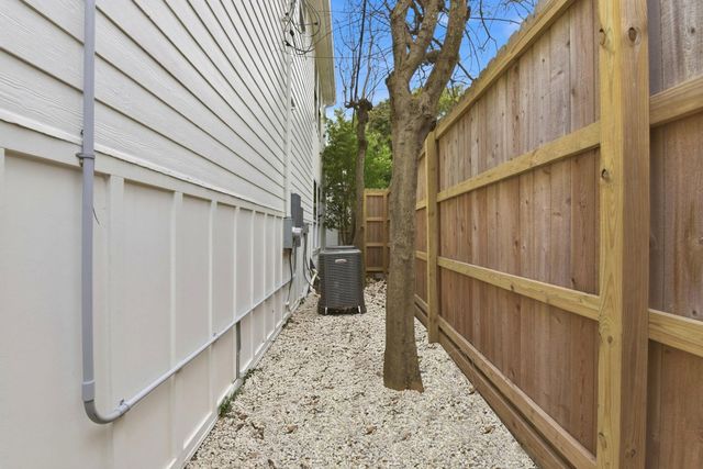 5120 Avenue U, Galveston, TX 77551