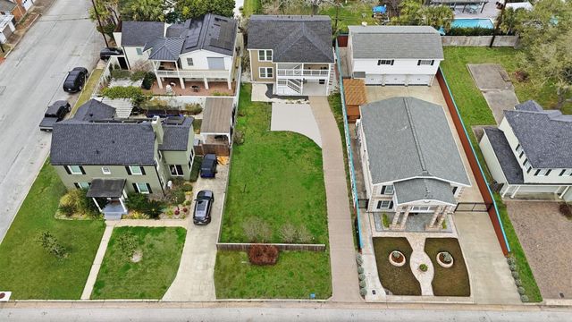 5120 Avenue U, Galveston, TX 77551