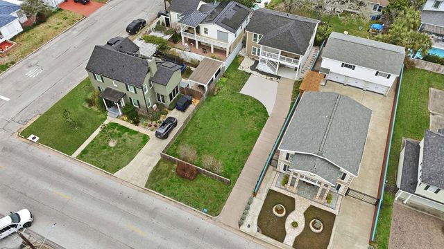 5120 Avenue U, Galveston, TX 77551