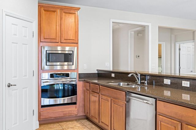 2314 Shadow Berry Dr, Manteca, CA 95336