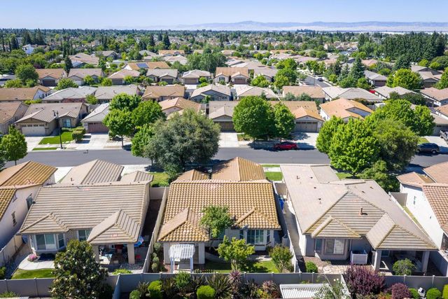 2314 Shadow Berry Dr, Manteca, CA 95336