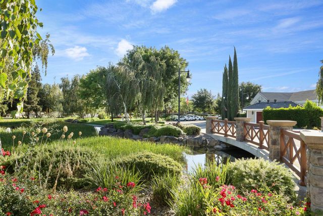 2314 Shadow Berry Dr, Manteca, CA 95336