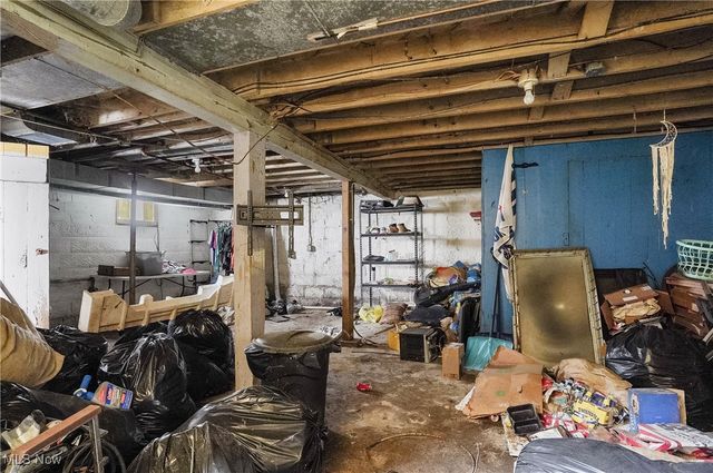 11216 Market Street, North Lima, OH 44452