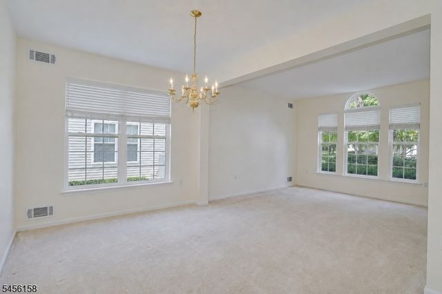 112 Kensington Cir, White Twp., NJ 07823