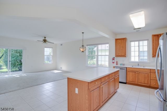 112 Kensington Cir, White Twp., NJ 07823