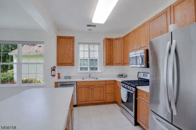112 Kensington Cir, White Twp., NJ 07823