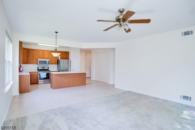 112 Kensington Cir, White Twp., NJ 07823
