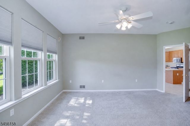 112 Kensington Cir, White Twp., NJ 07823