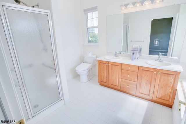 112 Kensington Cir, White Twp., NJ 07823